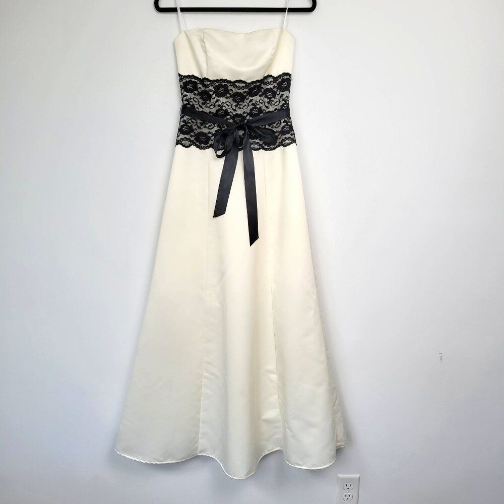 Vintage Debut Y2K Ivory Black Lace Strapless Formal Dress Coquette Bridal